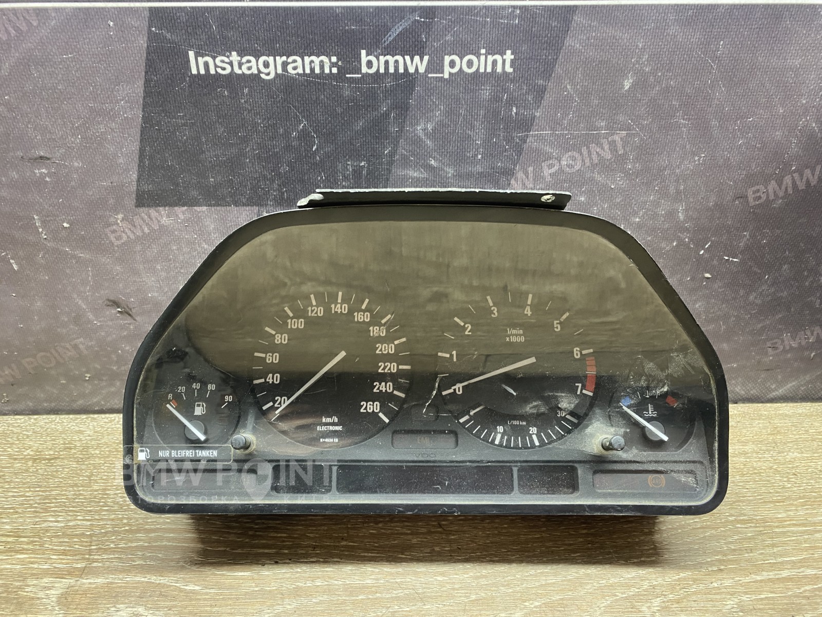 Панель приладів BMW E32 (МКПП) бензин VDO